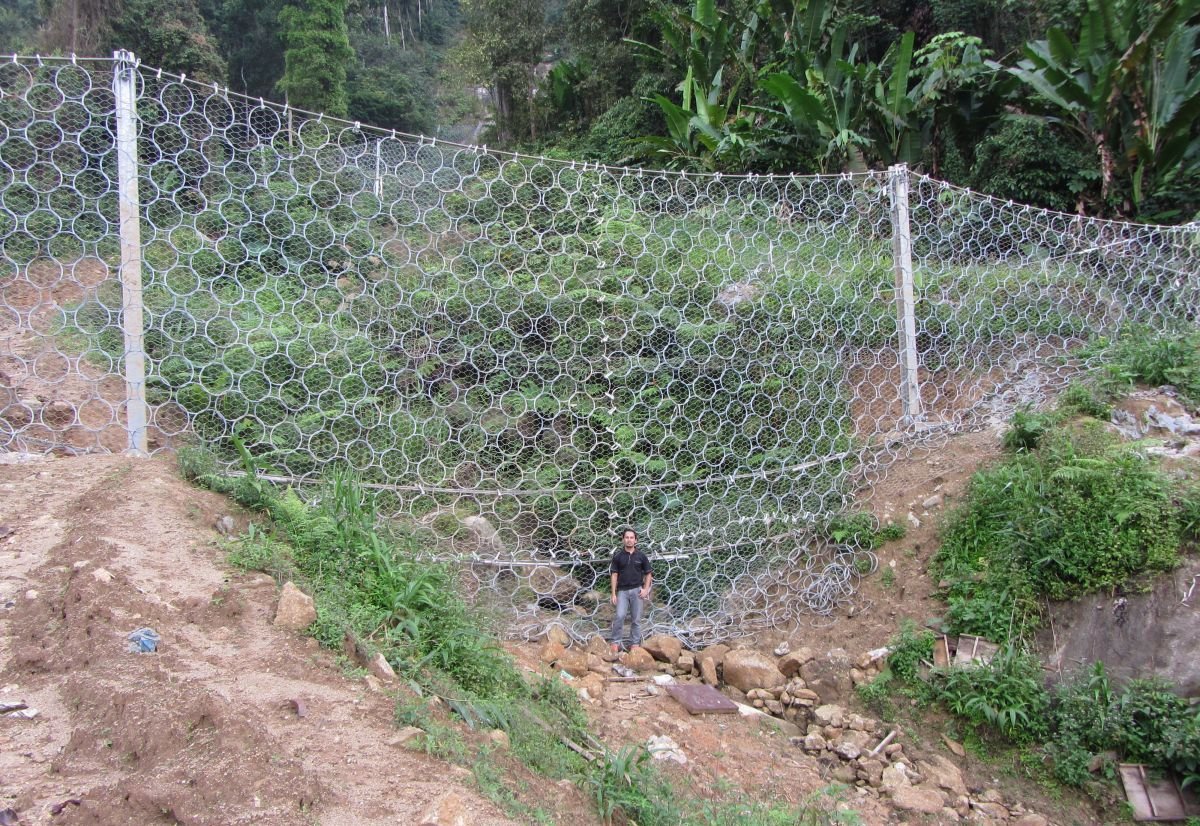 How Debris Flow Fence Can Safeguard Vulnerable Areas - Debris Flow Mesh Fence - 3