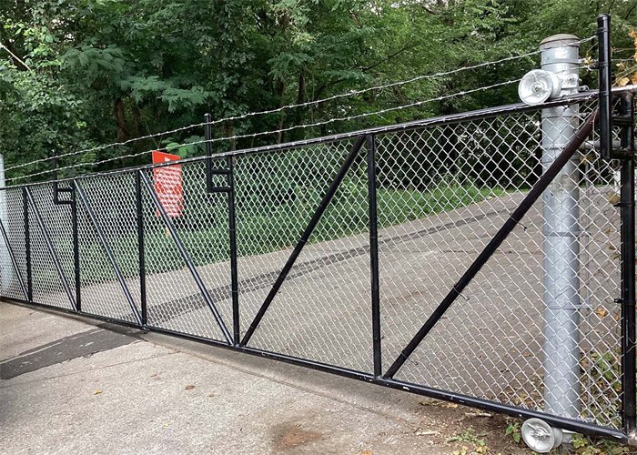 Chain Link Fence Gates: Specifications & Benefits